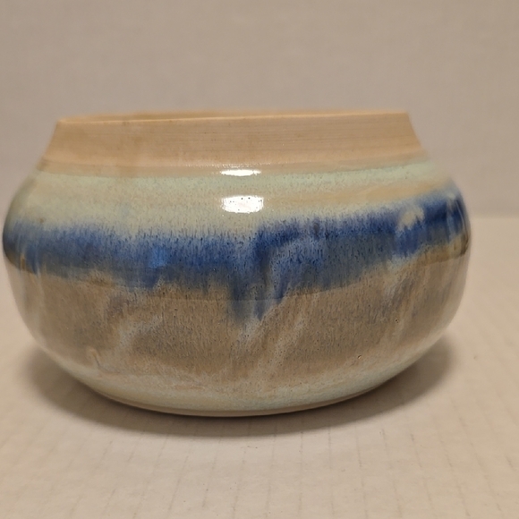 Elegant Blue and Cream Signed Pottery Bowl / Planter - Picture 5 of 16